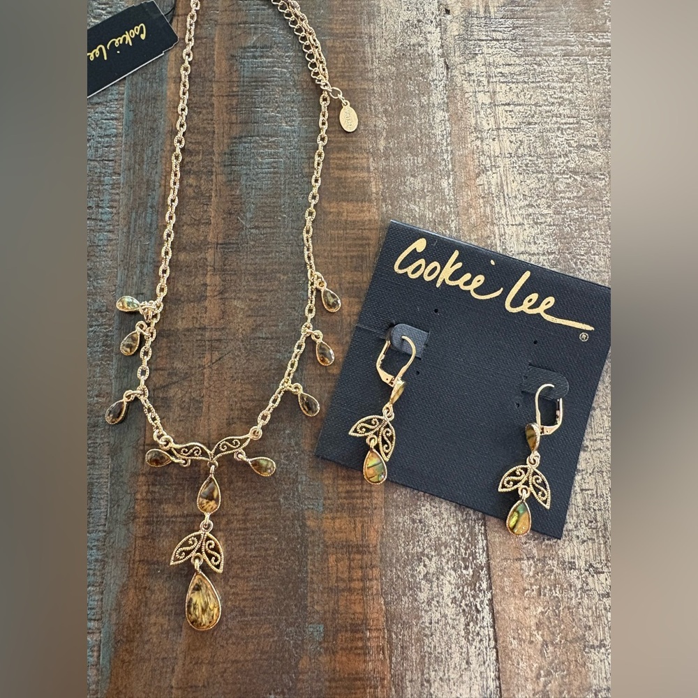 NWT Cookie Lee Genuine Abalone Gold-toned Teardrop Signed Necklace & Earring Set